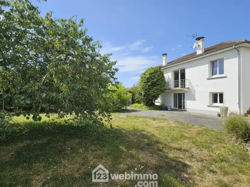 Photo Maison à Bordes au prix de 232 000€