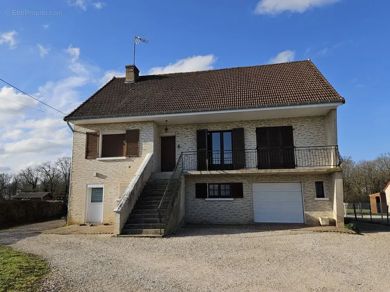 Photo Maison à Saint-Martin-En-Bresse au prix de 150 000€