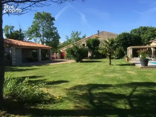Photo Maison à Magne au prix de 389 000€