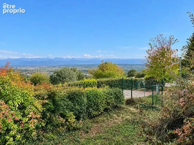Photo Terrain à Challex au prix de 395 000€