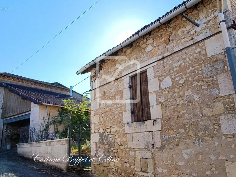 Photo Maison à Negrondes au prix de 117 700€