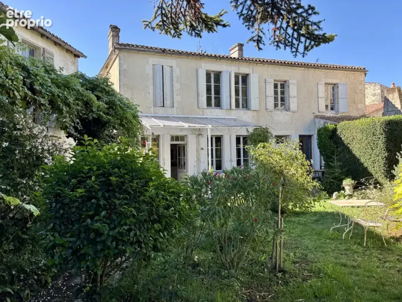 Photo Maison à Saint-Savinien au prix de 409 500€