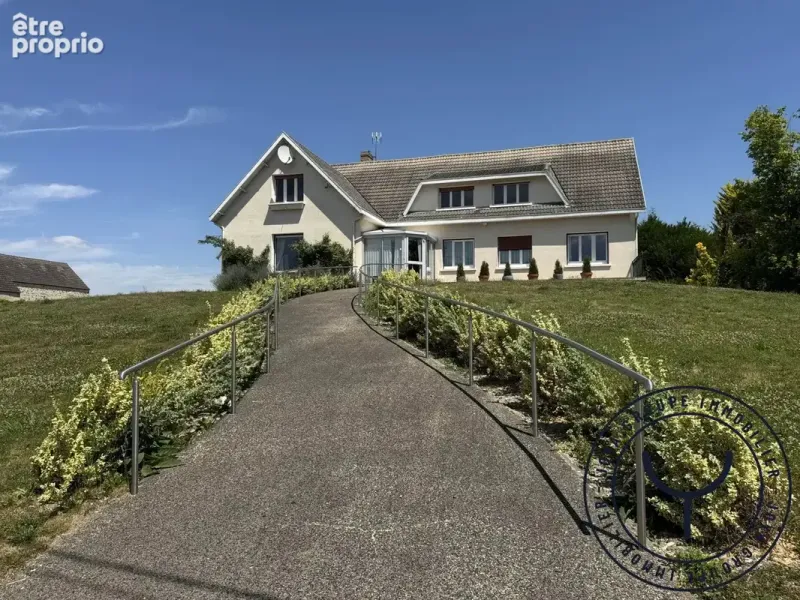 Photo Maison à Saint-Loup-De-Buffigny au prix de 248 000€