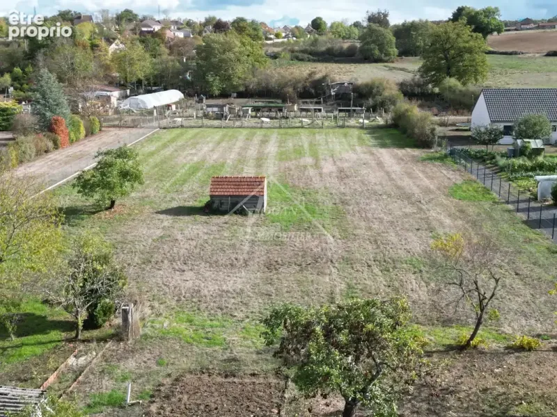 Photo Terrain à Dompierre-Sur-Besbre au prix de 24 500€