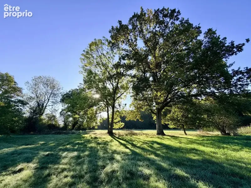Photo Terrain à Saint-Leger-De-Rotes au prix de 76 000€