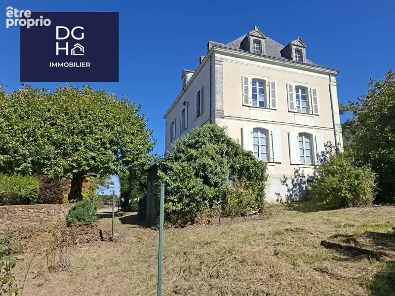 Photo Maison à Saint-Aignan-Sur-Roe au prix de 260 000€
