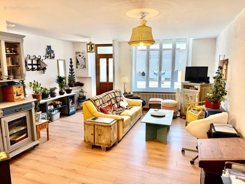 Photo Maison à Saint-Germain-Lembron au prix de 139 500€