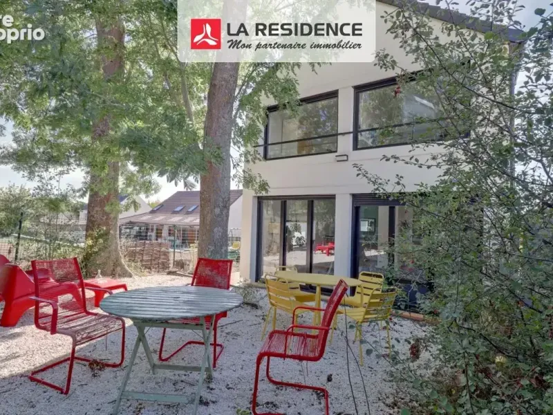 Photo Maison à Villiers-Saint-Frederic au prix de 670 000€