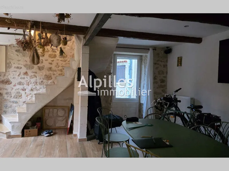 Photo Maison à Mouries au prix de 308 000€