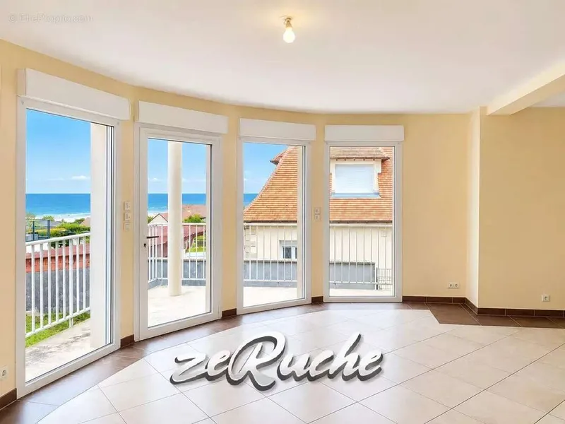 Photo Maison à Saint-Come-De-Fresne au prix de 366 900€