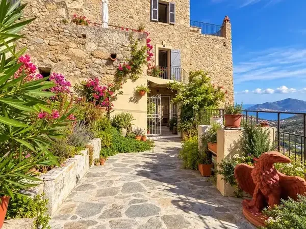 Photo Maison à Ville-Di-Paraso au prix de 438 000€