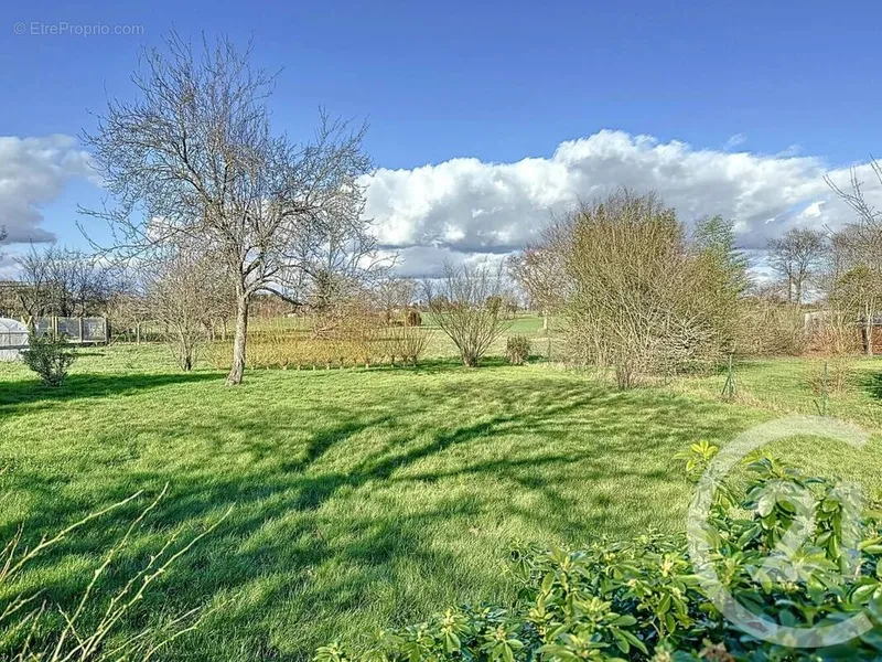 Photo Terrain à Saint-Vincent-Sur-Oust au prix de 34 500€