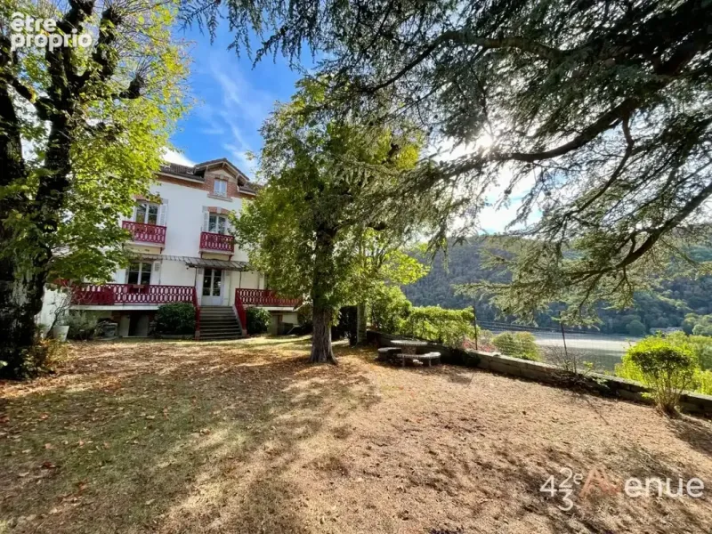 Photo Maison à Saint-Paul-En-Cornillon au prix de 500 000€