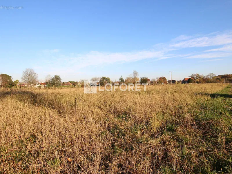 Photo Terrain à Biron au prix de 40 000€