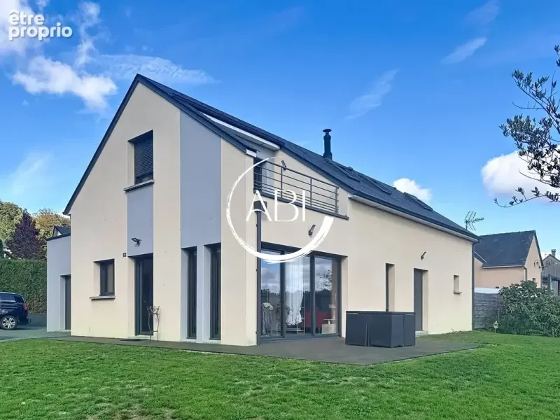 Photo Maison à Bagnoles-De-L'orne au prix de 383 000€