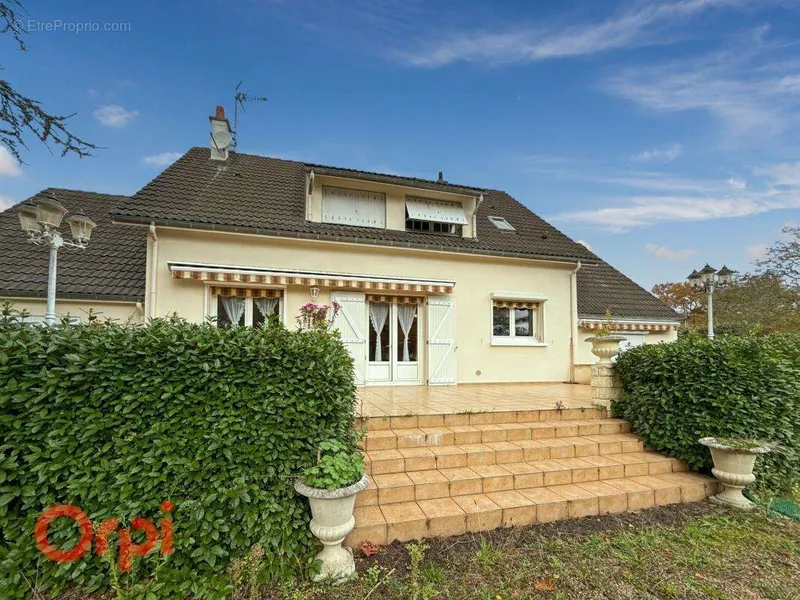 Photo Maison à Villefranche-Sur-Cher au prix de 162 000€