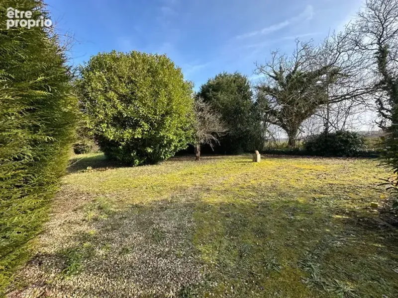 Photo Terrain à Couilly-Pont-Aux-Dames au prix de 200 000€