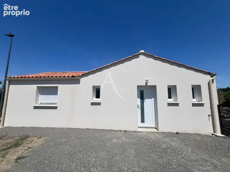 Photo Maison à Avrille au prix de 223 000€