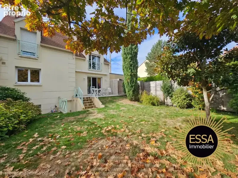 Photo Maison à Rocquencourt au prix de 999 000€