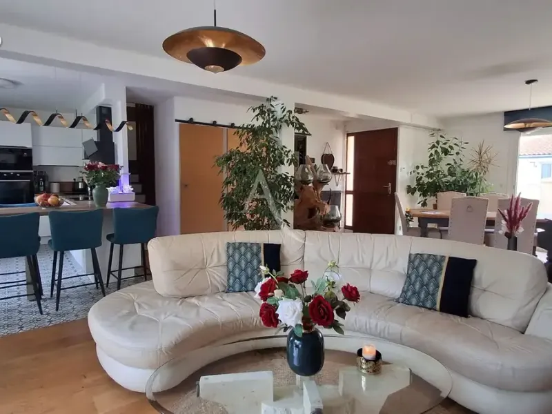 Photo Maison à Saint-Rogatien au prix de 365 000€