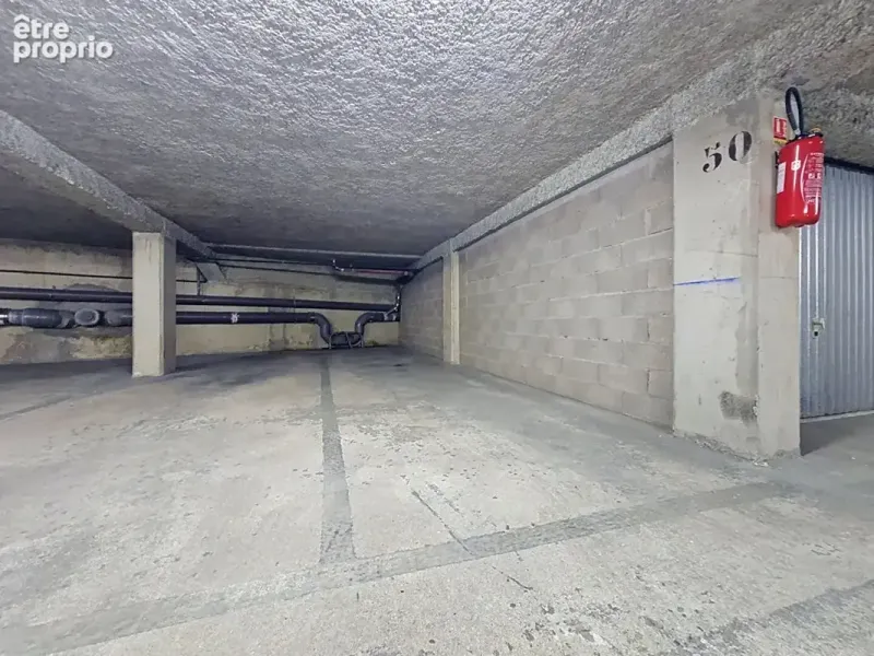 Photo Parking à Bourg-La-Reine au prix de 28 000€
