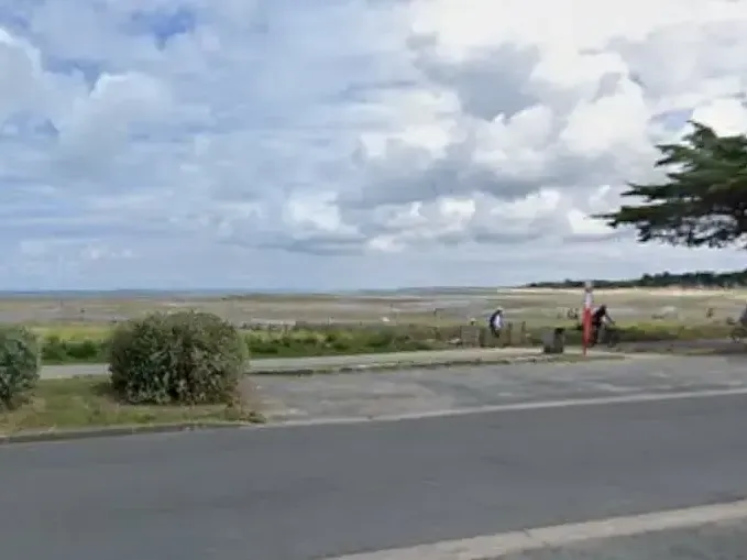 Photo Terrain à La Bree-Les-Bains au prix de 206 000€