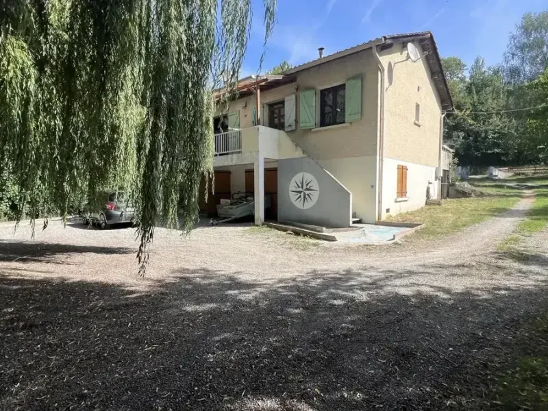 Photo Maison à Sainte-Croix-Volvestre au prix de 161 570€