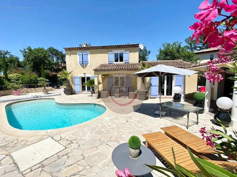 Photo Maison à Les Adrets-De-L'esterel au prix de 549 000€