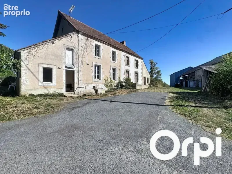Photo Maison à Durdat-Larequille au prix de 117 700€