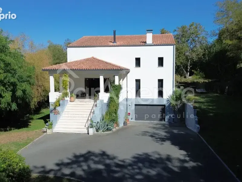 Photo Maison à Saint-Palais-Sur-Mer au prix de 1 248 000€