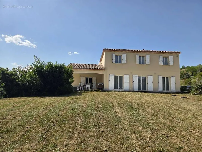 Photo Maison à Montpezat-De-Quercy au prix de 300 000€