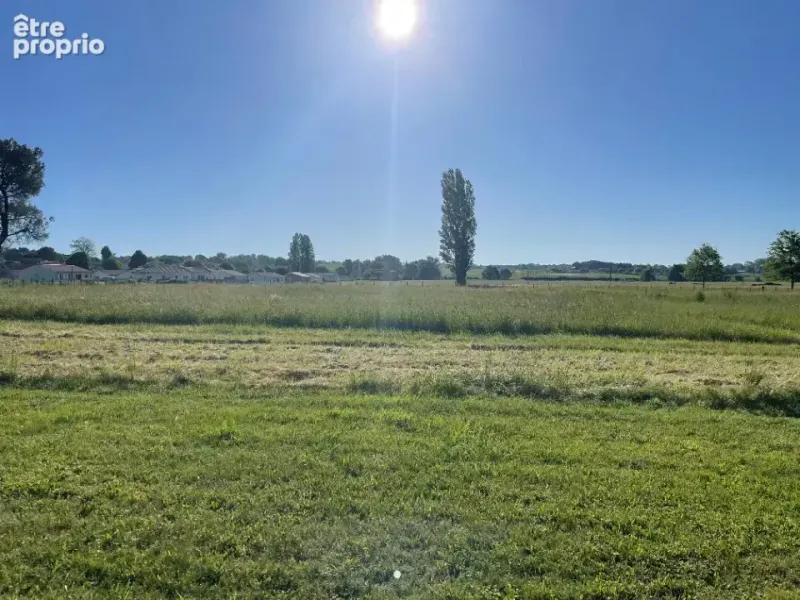 Photo Terrain à Saint-Martin-Lacaussade au prix de 60 000€