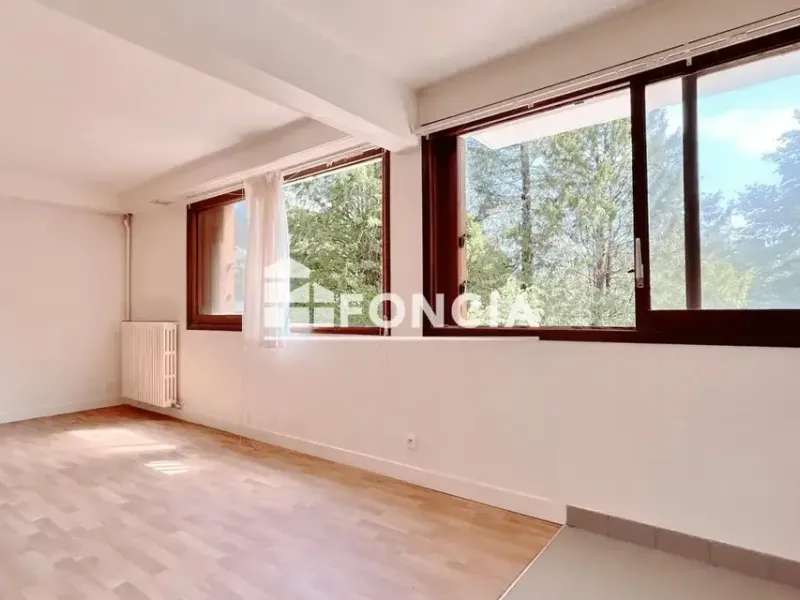 Photo Appartement à L'etang-La-Ville au prix de 143 000€