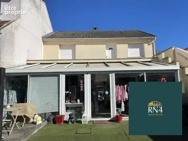 Photo Commerce à Pontault-Combault au prix de 945 000€