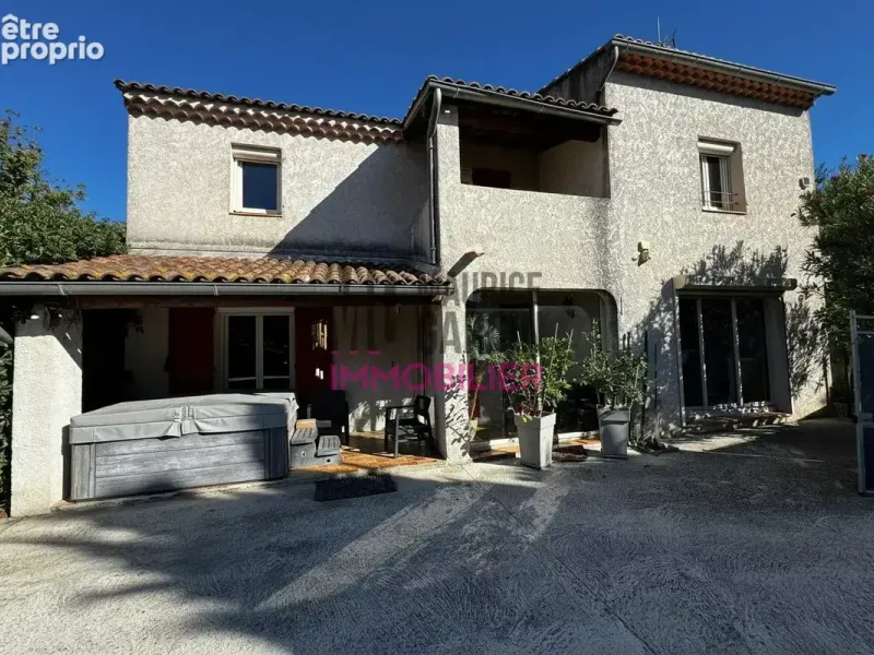 Photo Maison à Orange au prix de 349 000€