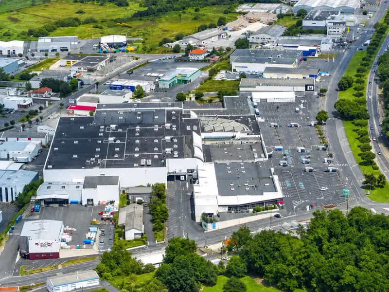 Photo Commerce à Royan au prix de 499 500€