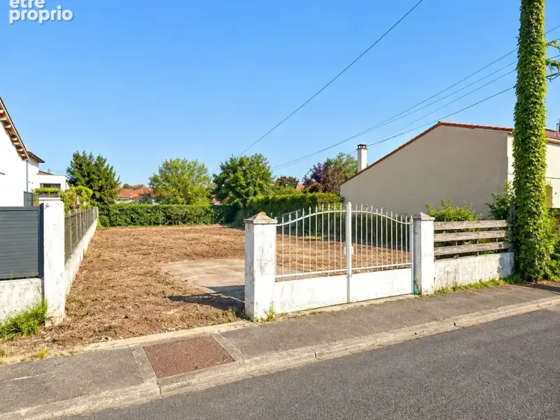 Photo Terrain à Merignac au prix de 250 000€