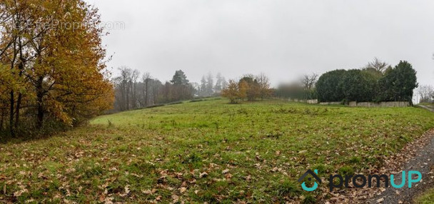 Terrain à MAZEYROLLES