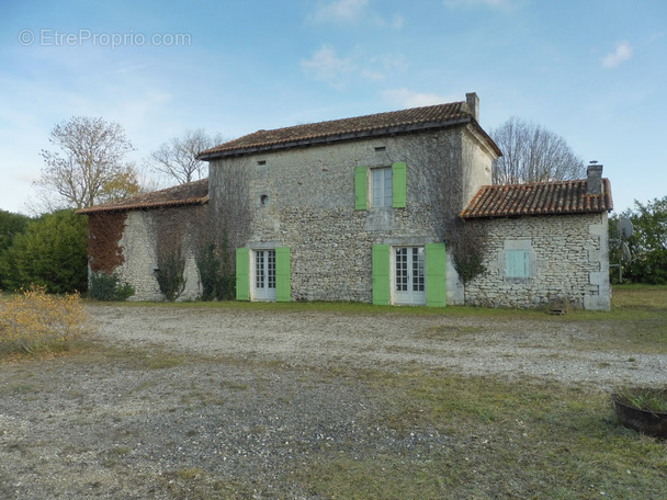 Maison à CHERVAL