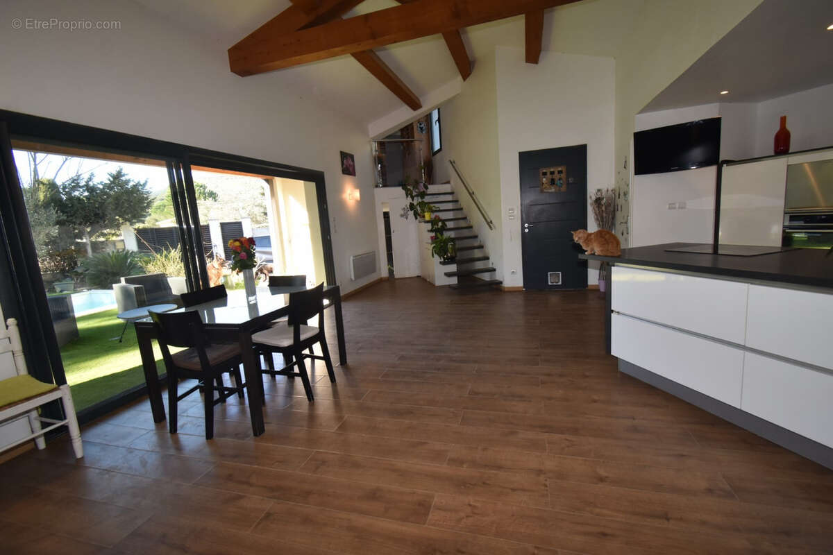 Maison à PLAN-DE-LA-TOUR