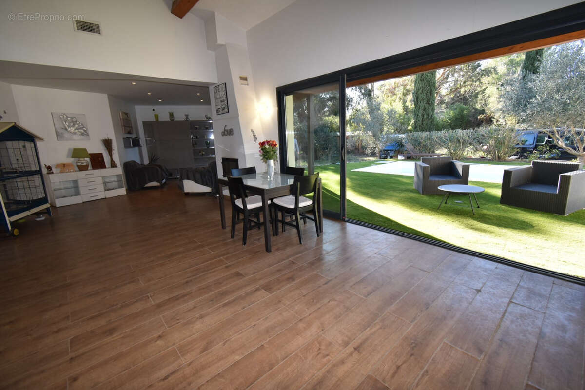 Maison à PLAN-DE-LA-TOUR