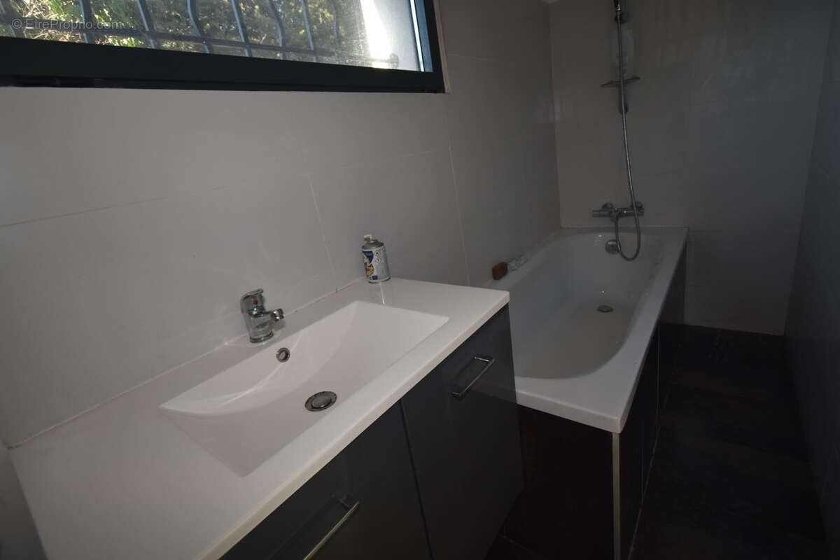 Maison à PLAN-DE-LA-TOUR