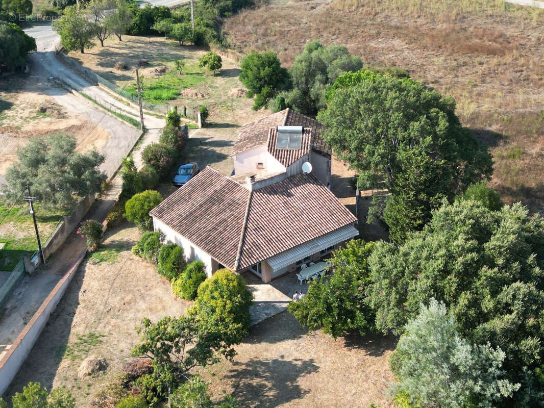 Maison à LINGUIZZETTA