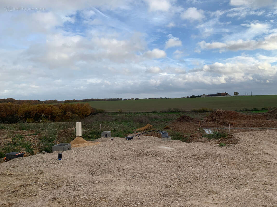 Terrain à VOULX