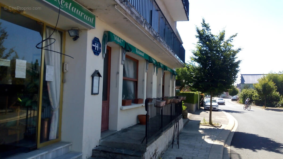 Commerce à LATRONQUIERE