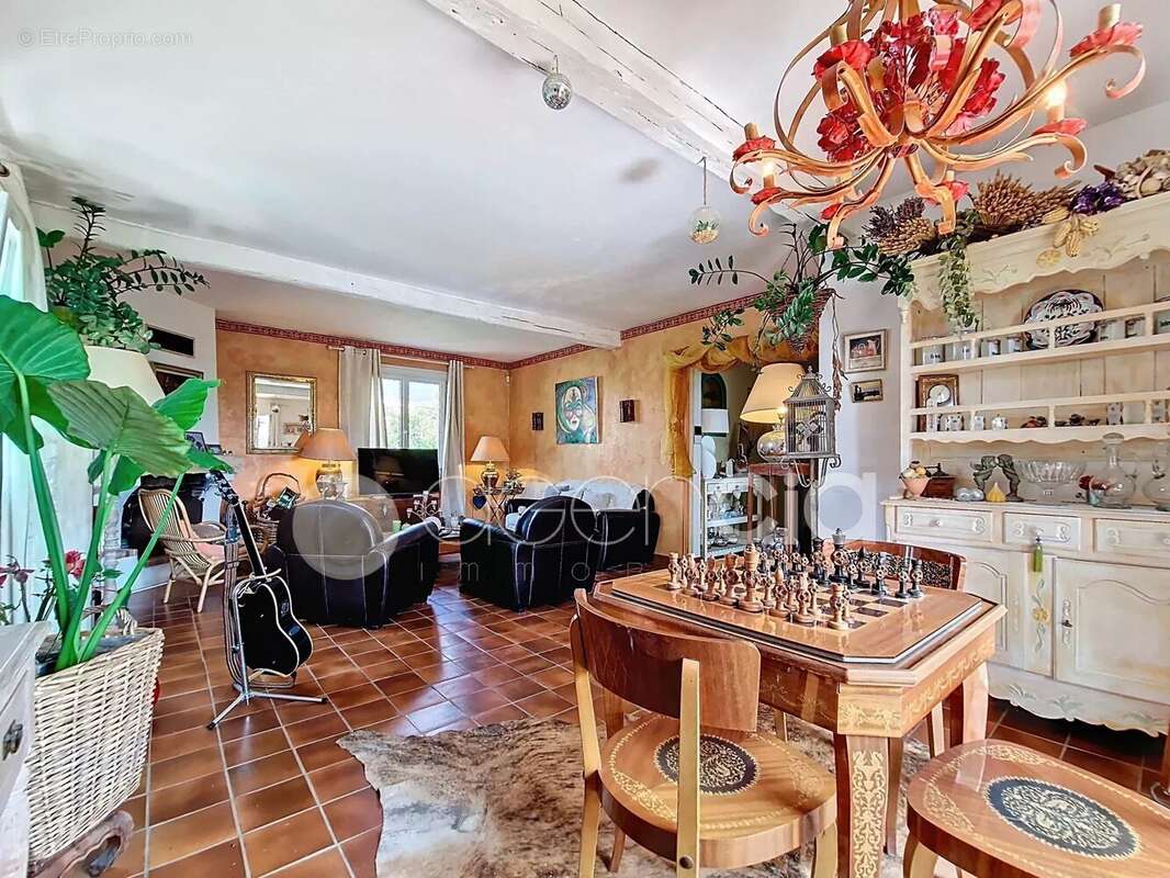 Maison à PEYMEINADE