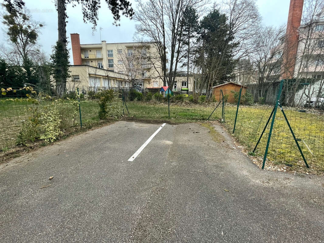 Parking à TALANT