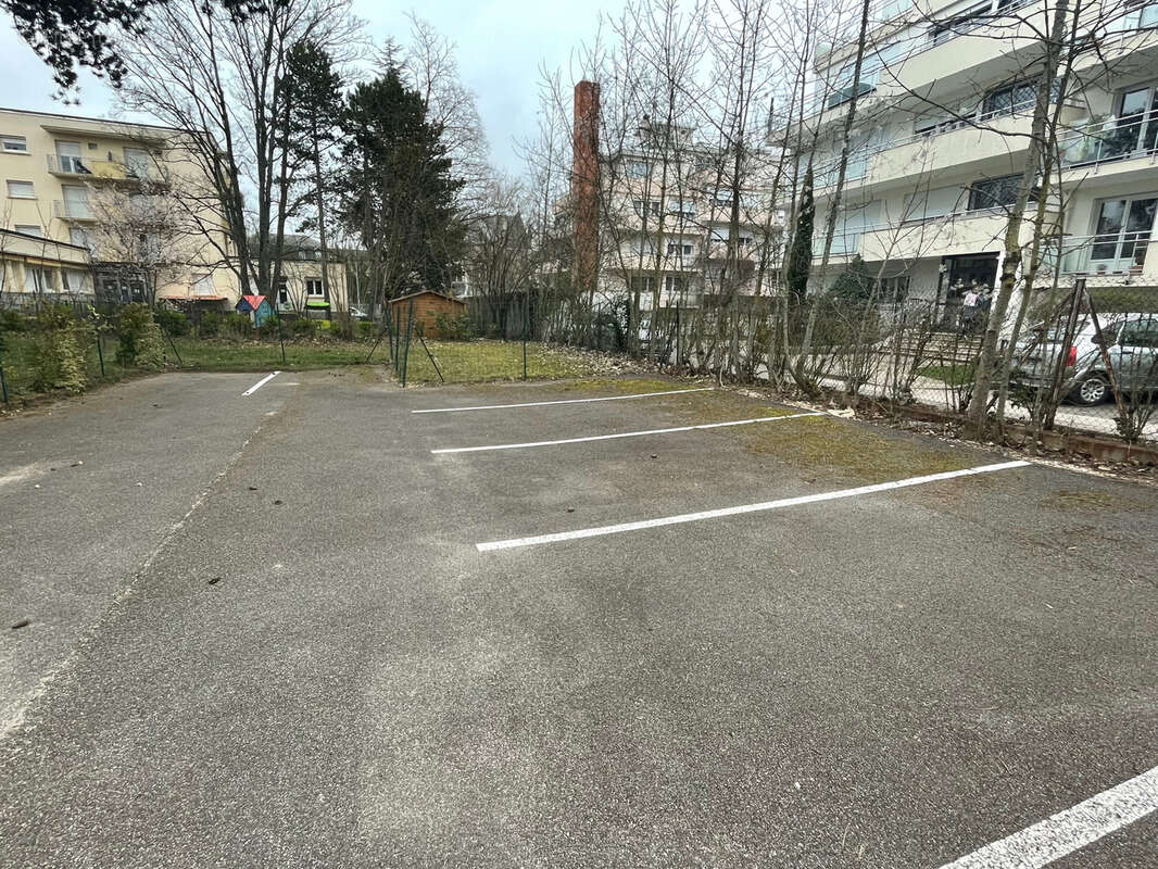 Parking à TALANT