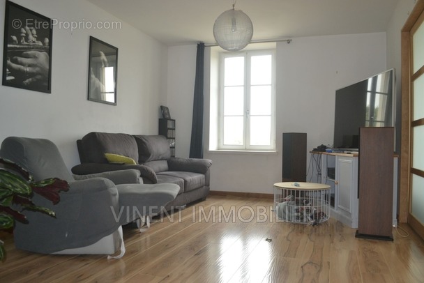 Appartement à MONTBOUCHER-SUR-JABRON