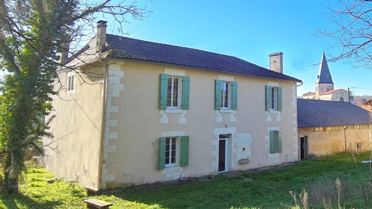 Maison de Maitre, sud Charente, France_154450 - Maison à CHALAIS